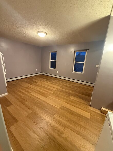 Building Photo - 15 Railroad Pl