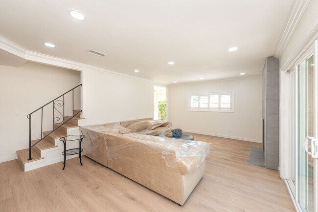 Building Photo - Completely Renovated 4 Bed / 3 Bath Home for Rent in Prime Tustin