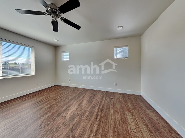 Building Photo - 19216 16th Ave Ct E