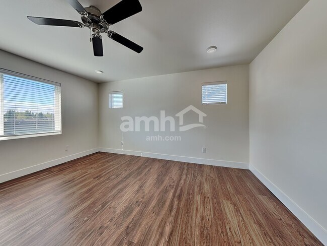 Building Photo - 19216 16th Ave Ct E