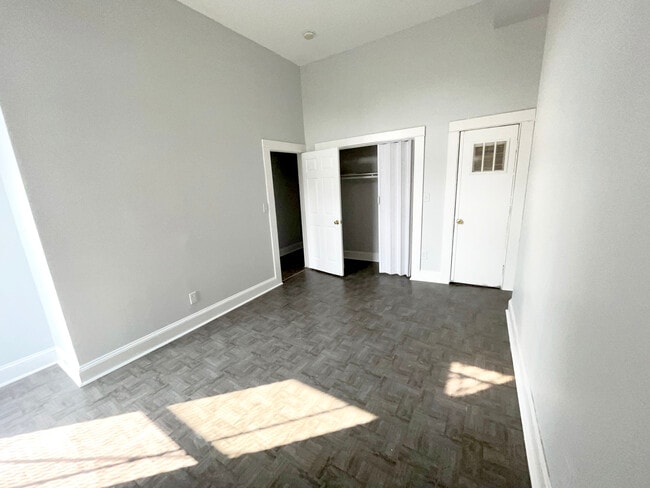 Building Photo - 1800 McCulloh St