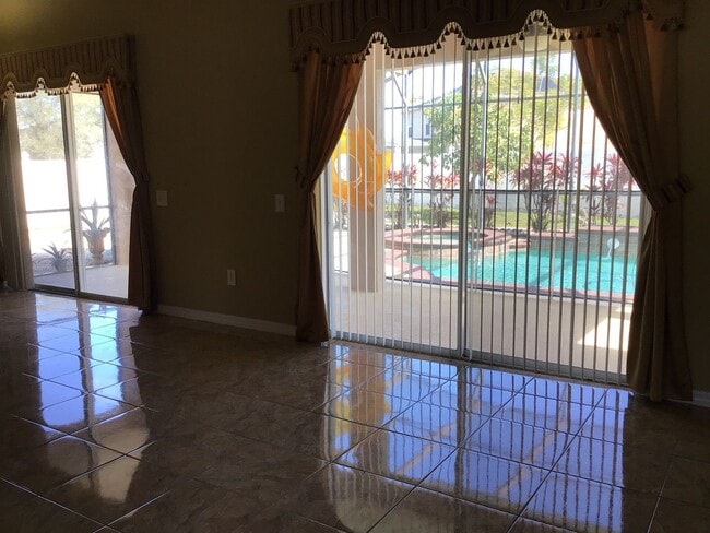 Building Photo - 410 Bloomfield Dr