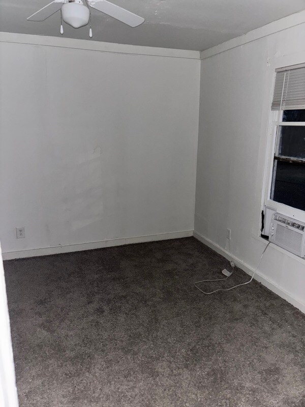 Building Photo - 2721 S Rock St