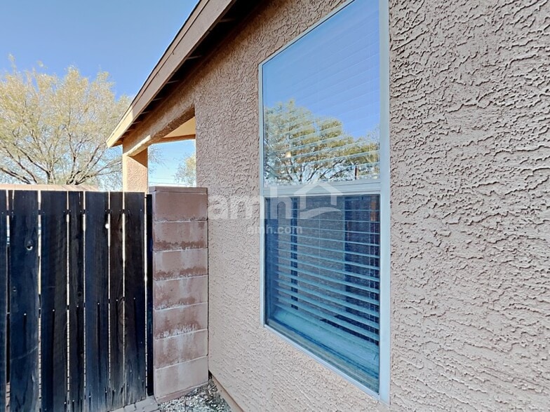 Building Photo - 7948 S Baja Stone Ave