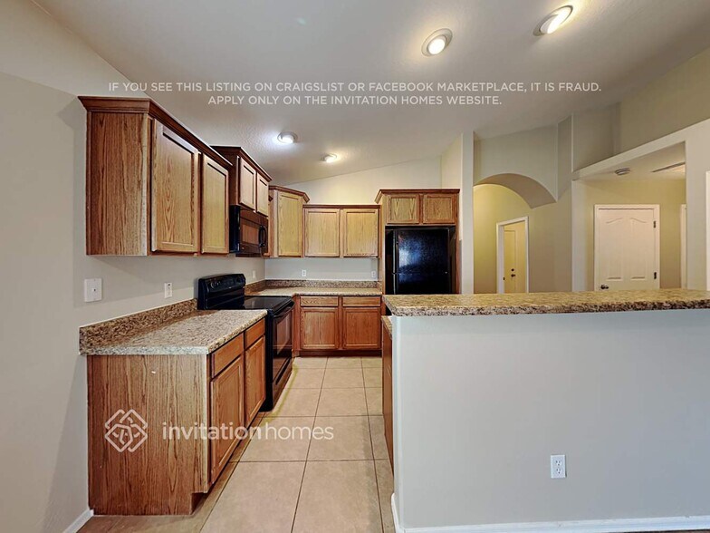 Building Photo - 2752 W Grenadine Rd