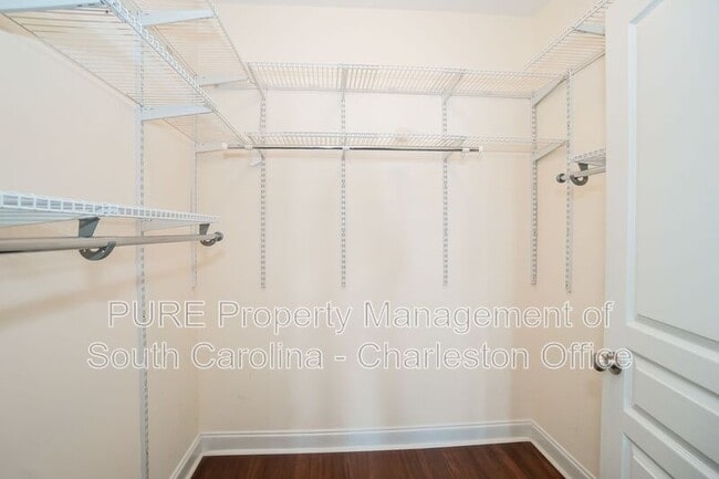 Building Photo - 1025 Riverland Woods Pl