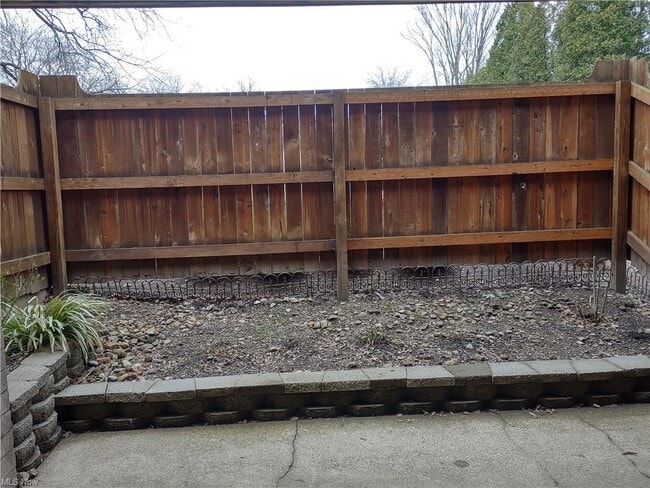 Building Photo - 9956 Johnnycake Ridge Rd