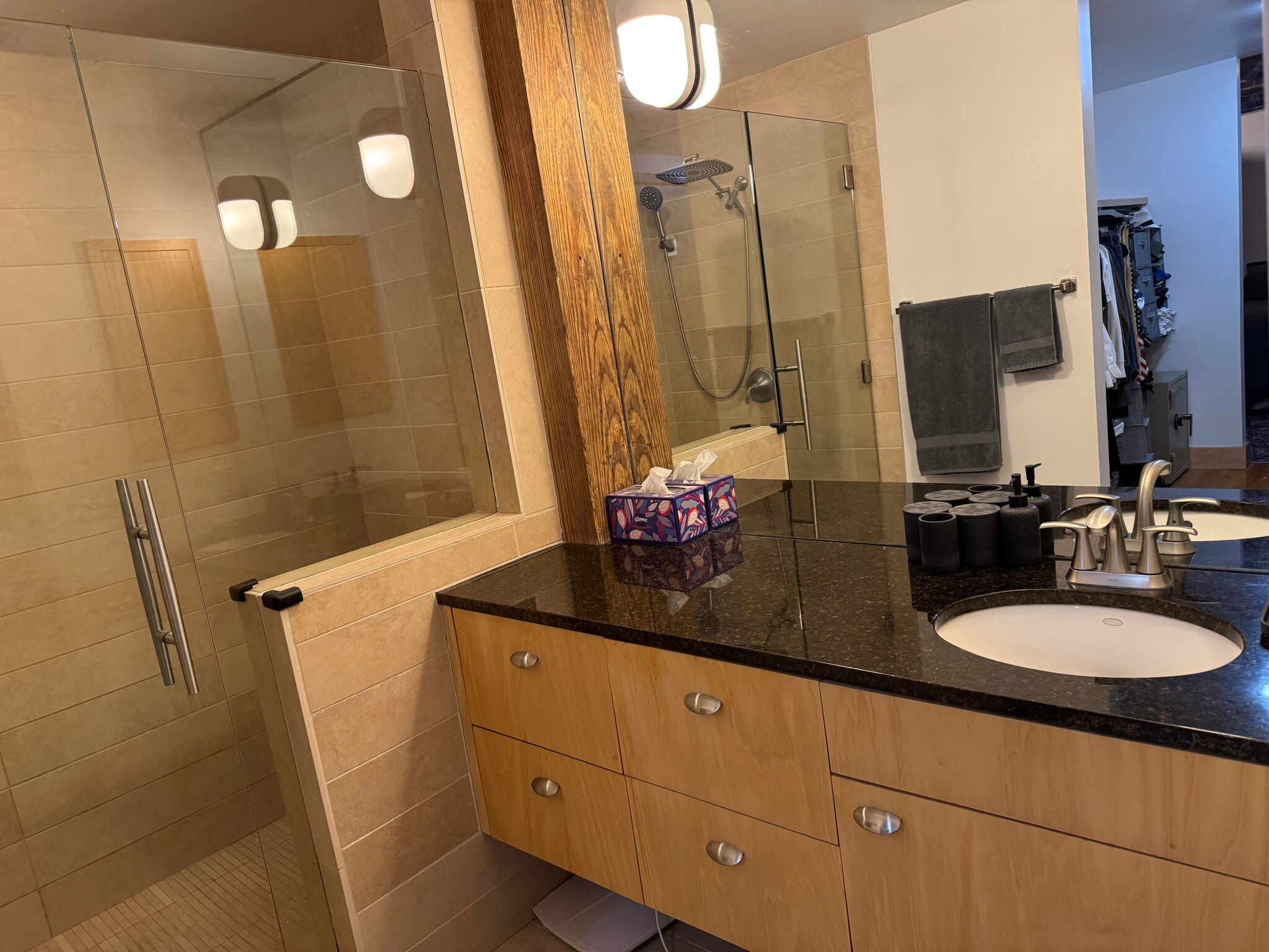 Building Photo - 105 S 9th St