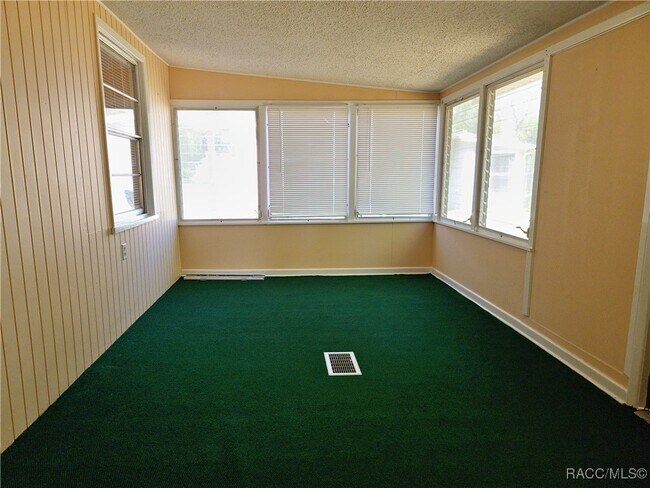 Building Photo - 6315 N Shorewood Dr