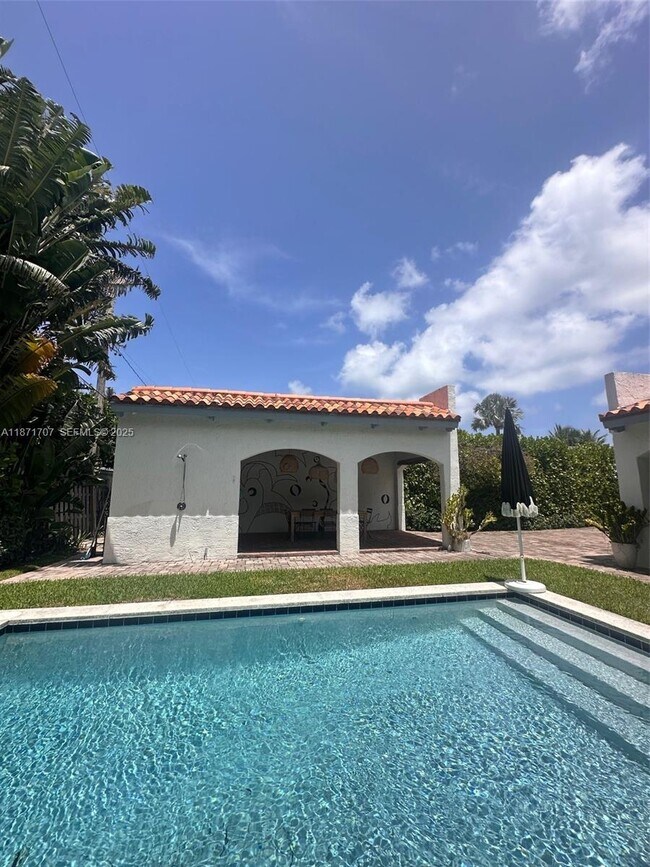 Building Photo - 375 Plymouth Rd