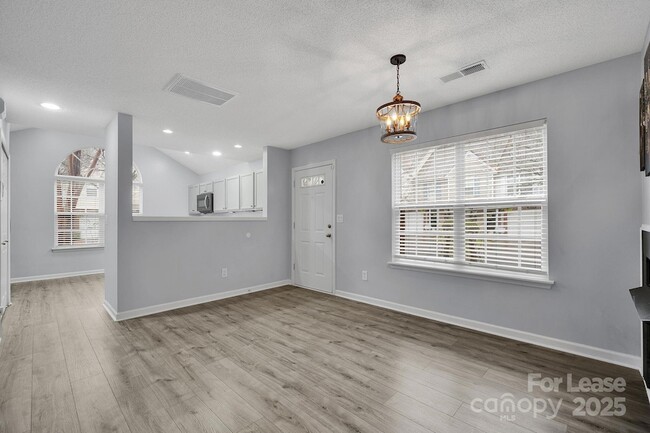 Building Photo - 8041 Christmas Ct