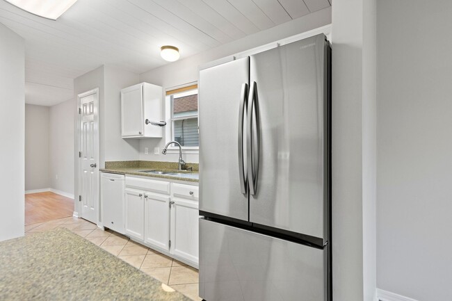 Building Photo - Charming 3 Bedroom in Destin!