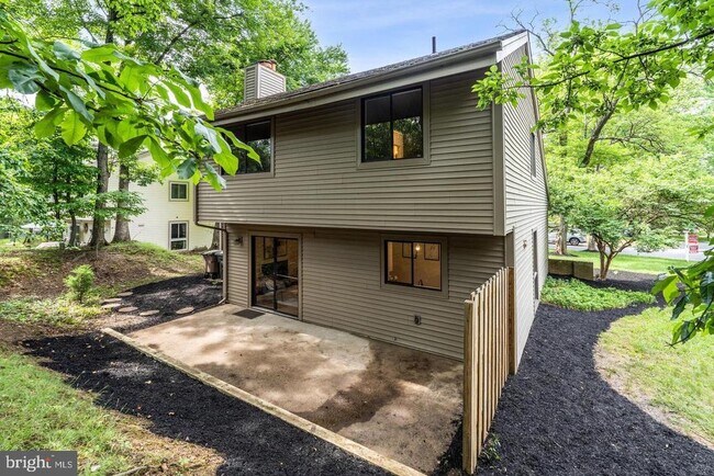 Building Photo - 10 Tapiola Ct