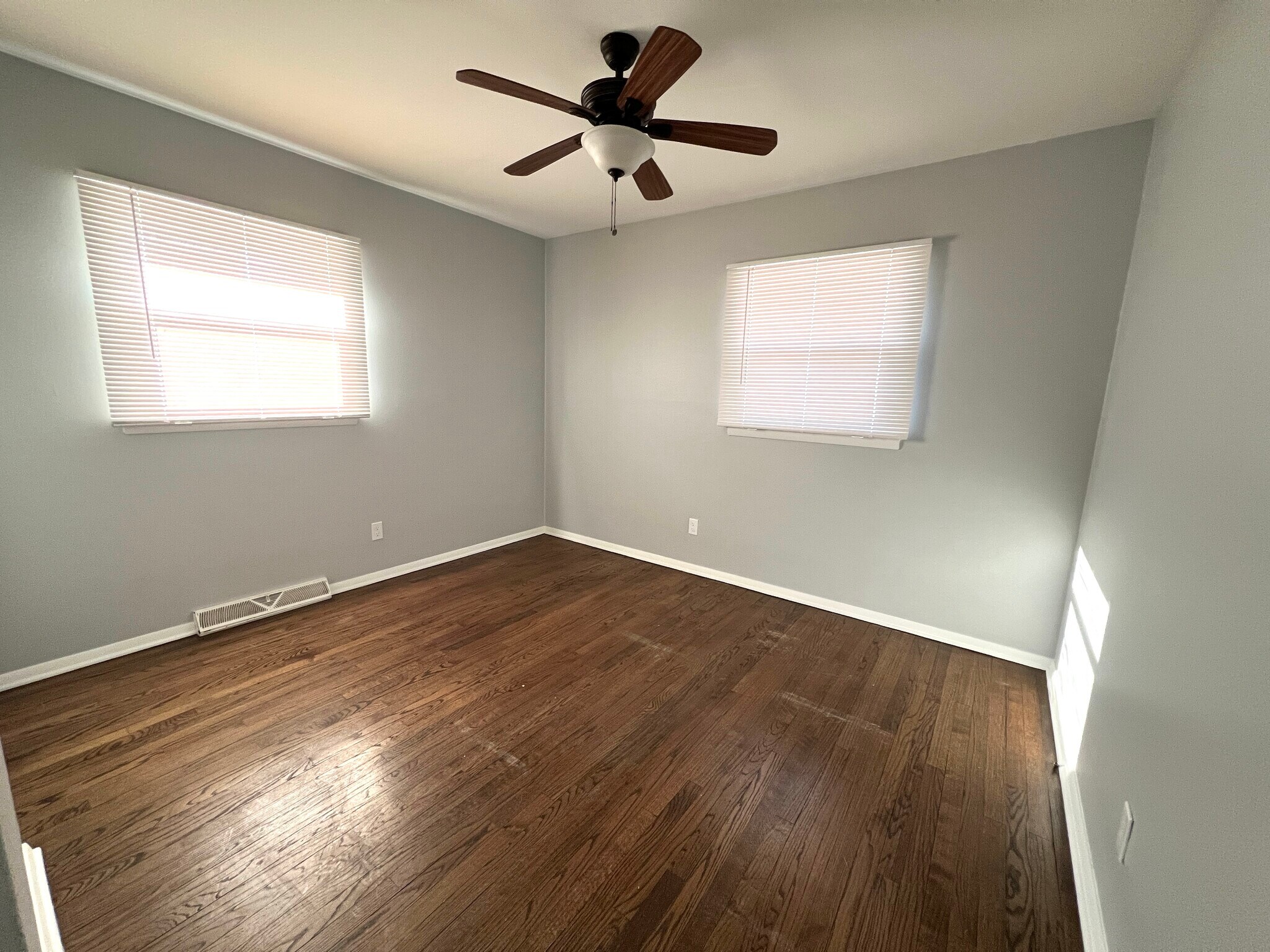 Bedroom 3 - 18909 Lorenz Ave