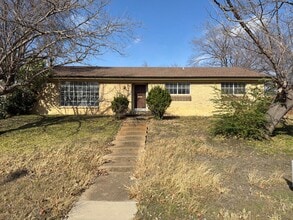 Building Photo - Location....Location....Location....