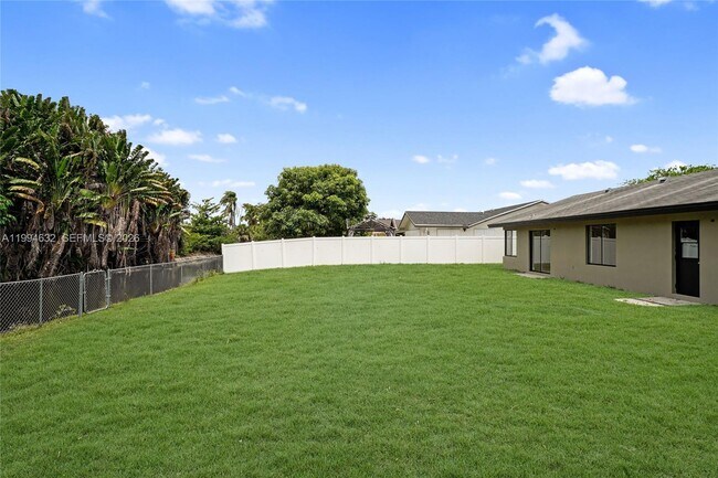 Building Photo - 7201 NW 46th Ct