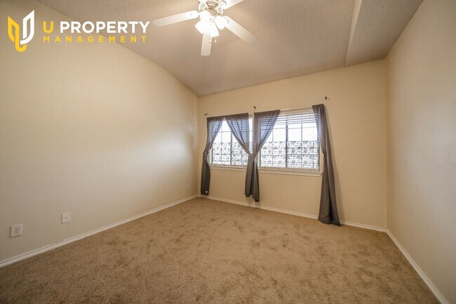Building Photo - Sweet townhome in the heart of Plano