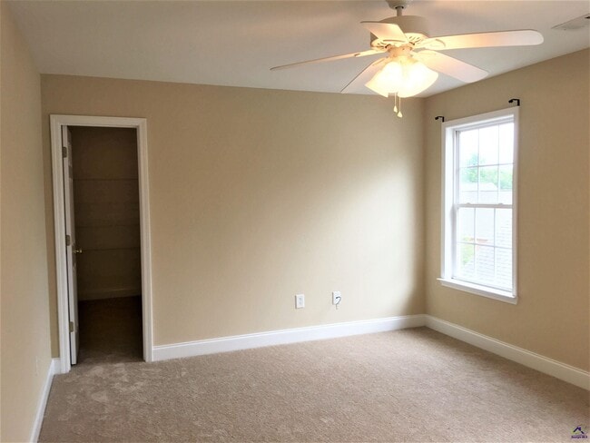 Building Photo - 502 Whistler Ln N