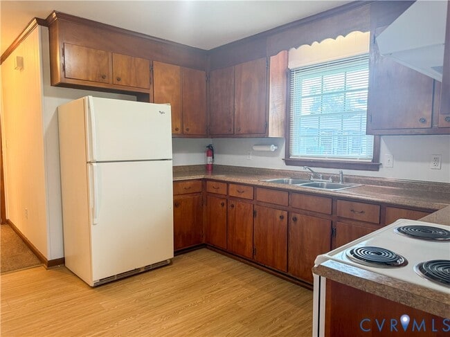 Building Photo - 101 Lyons Ave