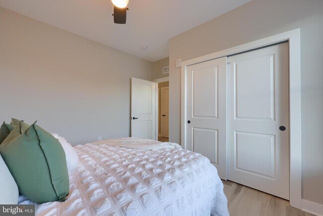 Building Photo - 9-213-UNI9 Jackson Dr