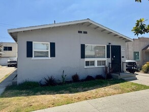 Building Photo - 670