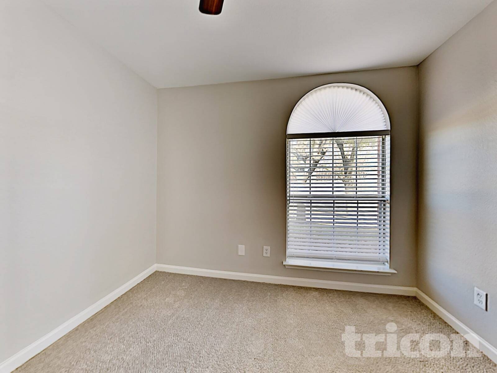 Building Photo - 1110 Sage Brush Tr