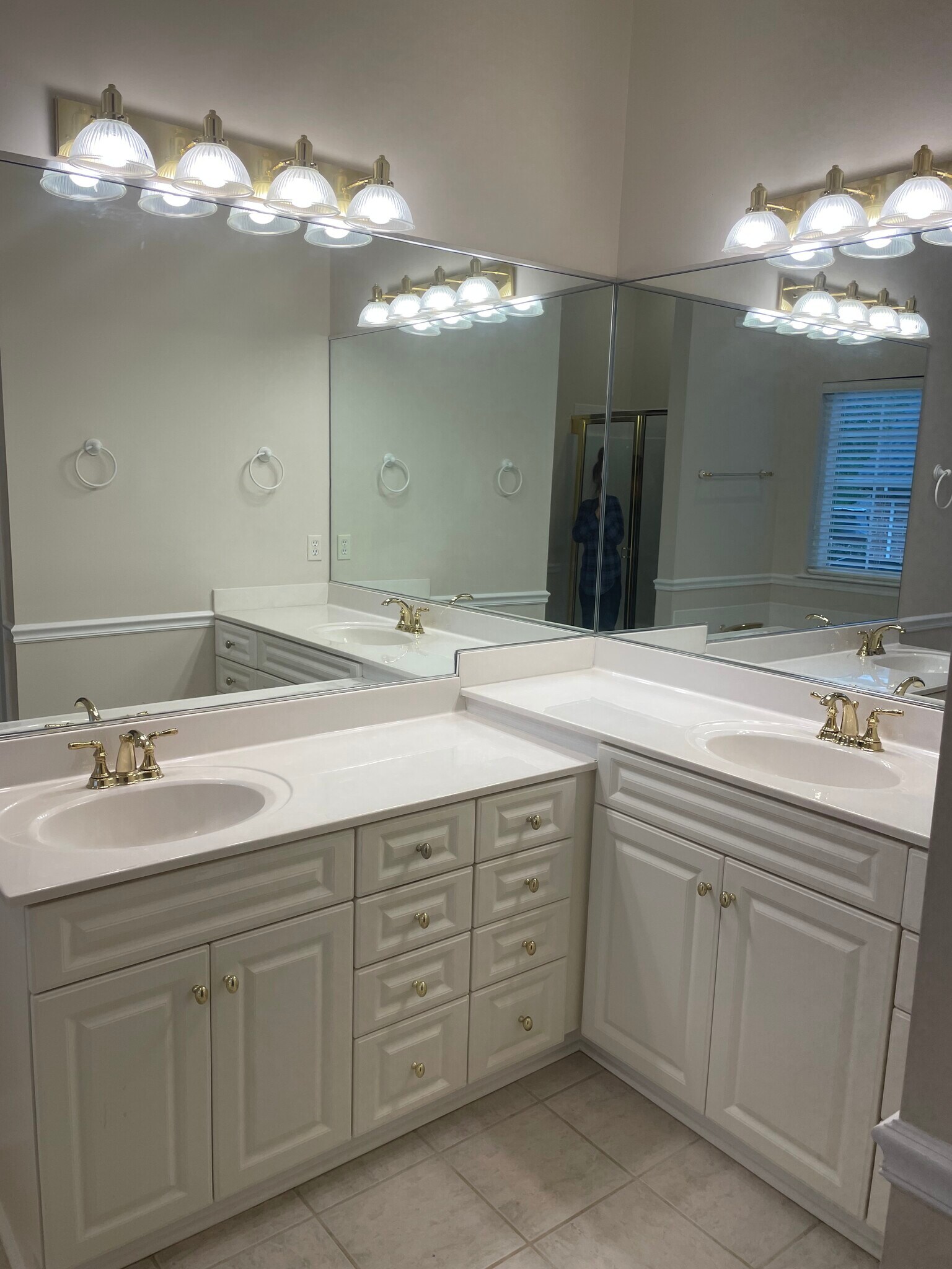 Building Photo - 1855 Cameron Heights Cir