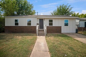 Building Photo - 4672 N Troost Ave