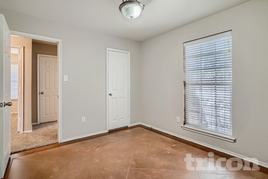 Building Photo - 934 Benjamin Dr