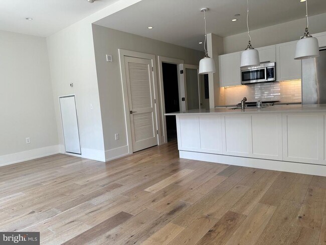 Building Photo - 1805 Walnut St