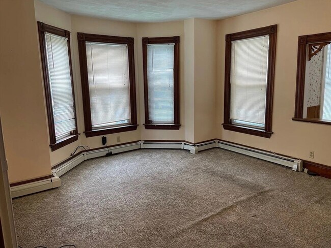 Building Photo - 61 Cushing St