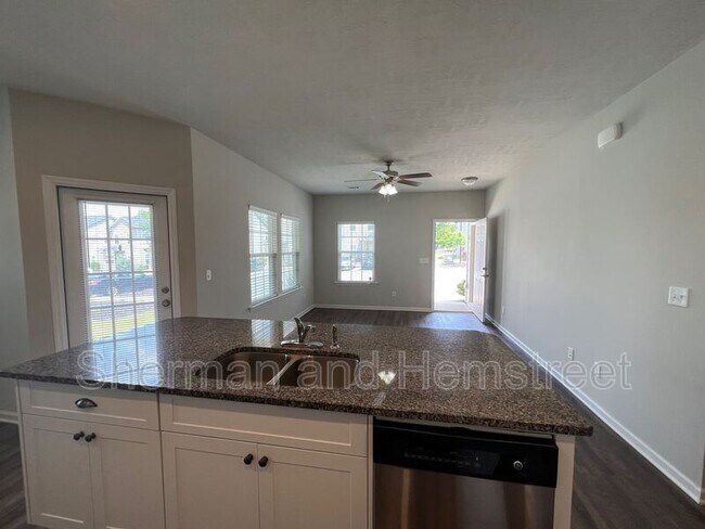 Building Photo - 655 Dobhill Ln