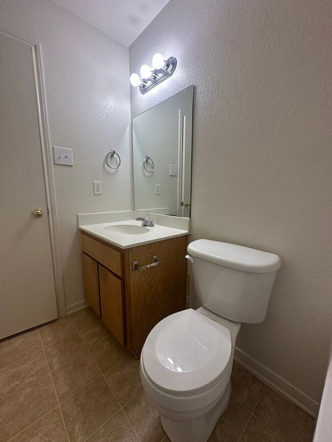 Building Photo - AVAILABLE SOON!