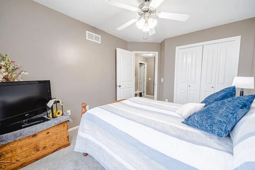 Building Photo - 6871 Jack London Dr