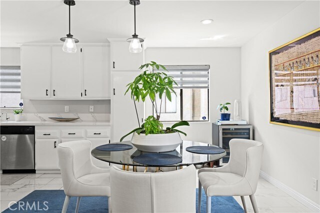 Building Photo - 2450 E Del Mar Blvd