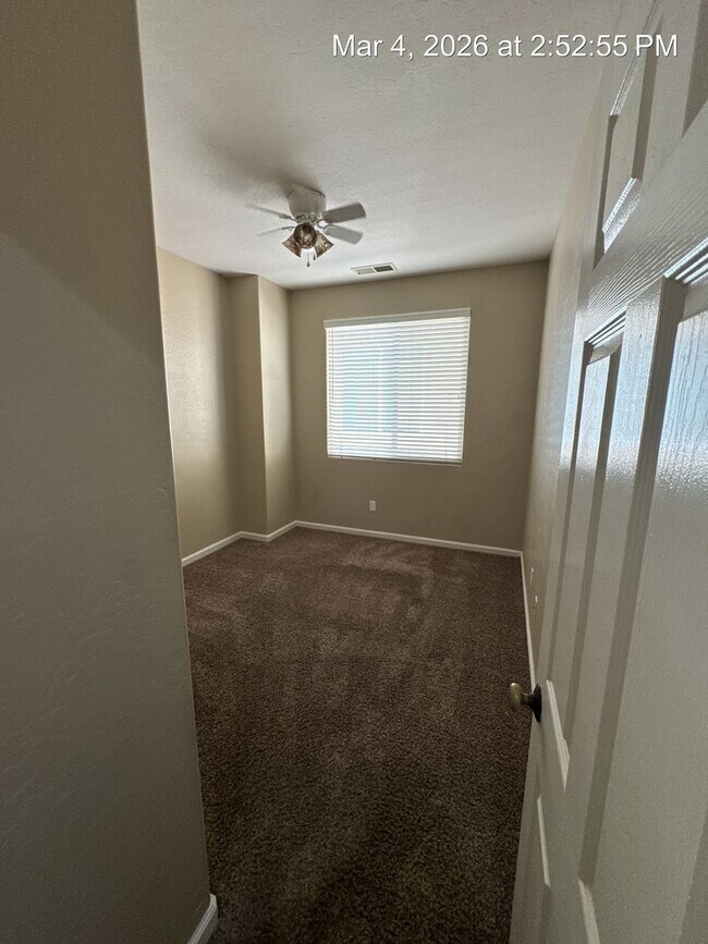 Building Photo - Gorgeous NW Visalia home located in Avalon gated community!  Available Now !!