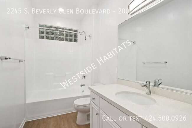 Building Photo - 2245 S Beverly Glen Blvd