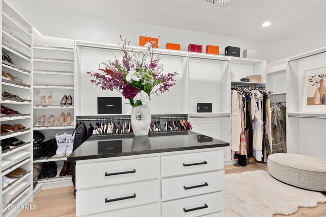 Building Photo - 2912 E Pierson St