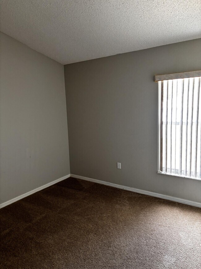 Building Photo - 5220 W Mountainview Cir