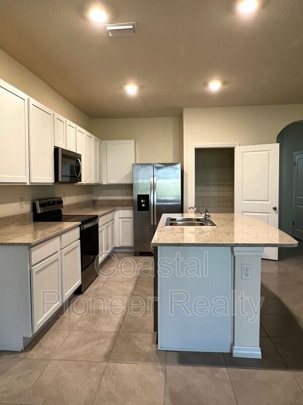 Building Photo - 5334 Dragonfly Dr