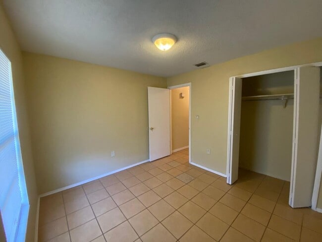 Building Photo - 4713 Almond Willow Dr