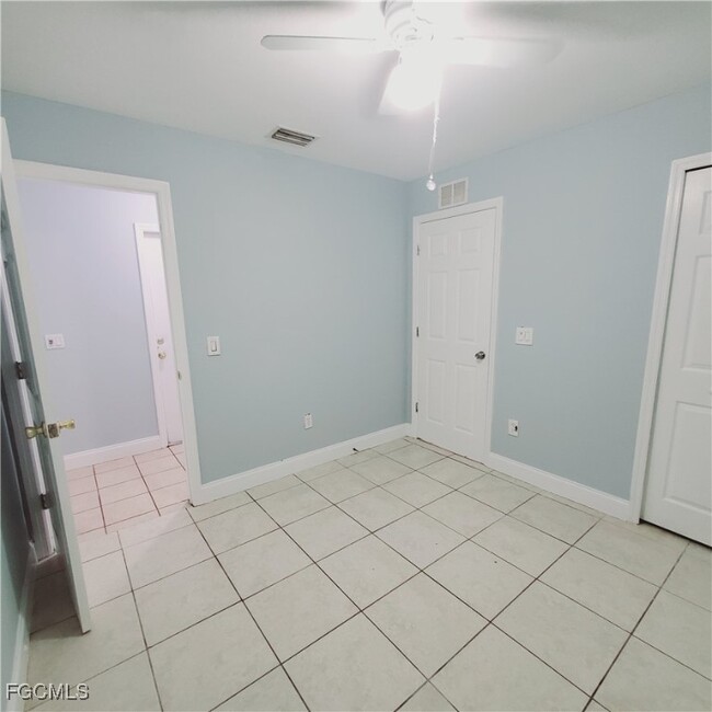 Building Photo - 779 Bedford Dr