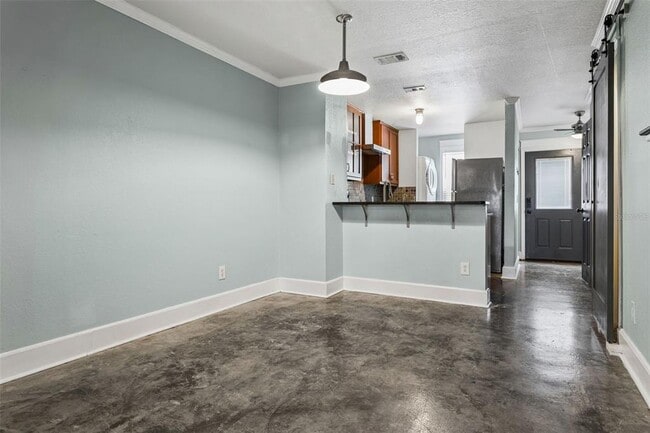 Building Photo - 5720 Dalden Dr