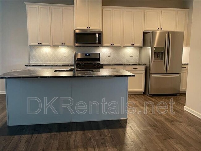 Building Photo - 1809 Parkades Path