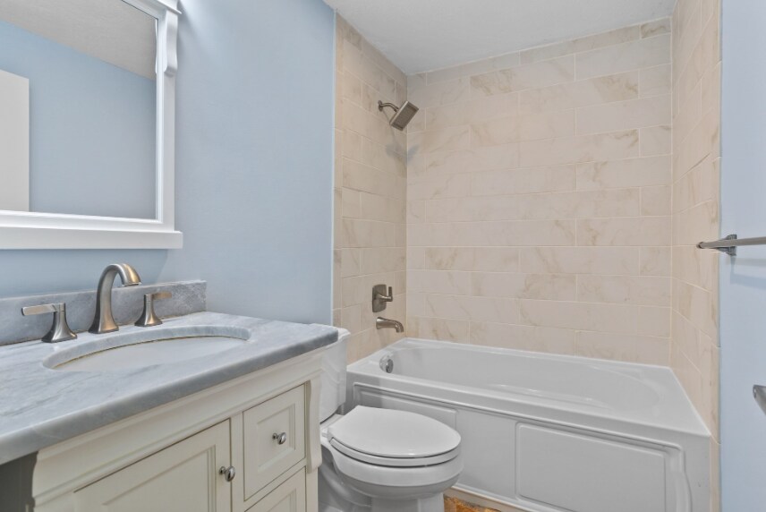 Building Photo - 134 Russet Ln