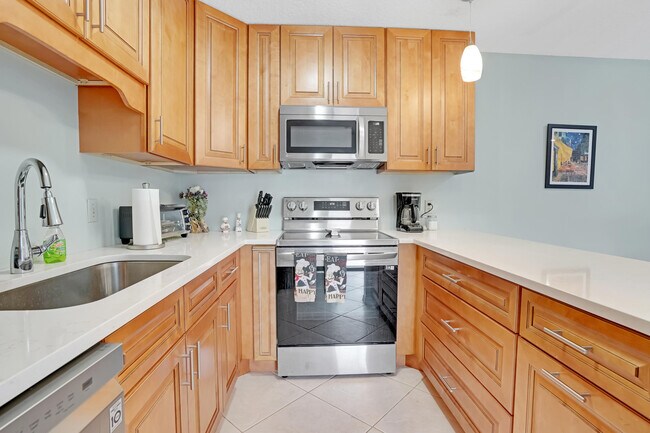 Building Photo - 3201 SE Guinevere Ln