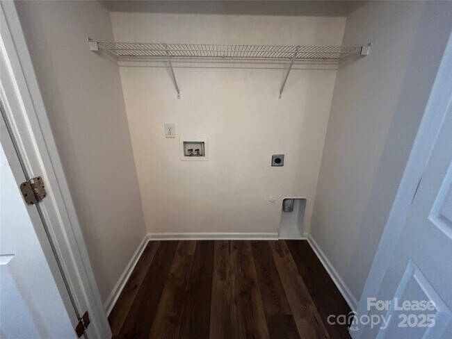Building Photo - 908 Swearngan Ridge Ct