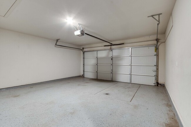 Building Photo - 8815 SW 45th St