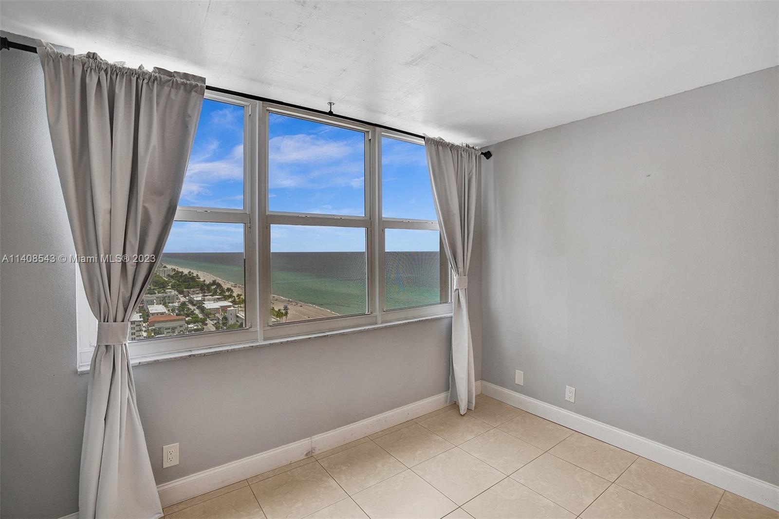 Building Photo - 2201 S Ocean Dr