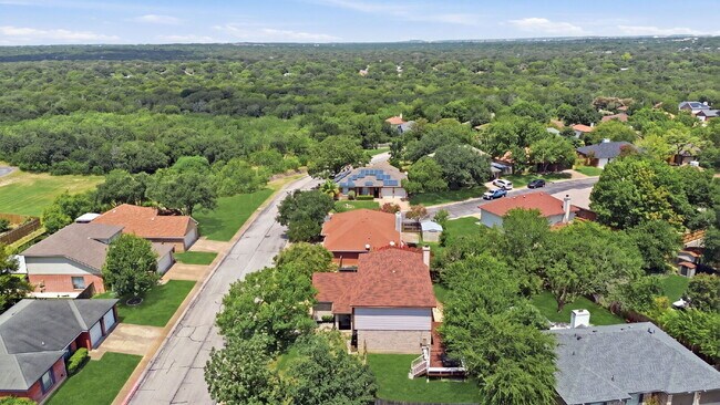 Building Photo - Updated home on a corner lot in a gated community!